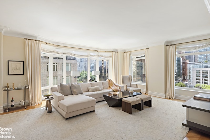15 Central Park West 11G, Upper West Side, Upper West Side, NYC - 3 Bedrooms  
3.5 Bathrooms  
6 Rooms - 
