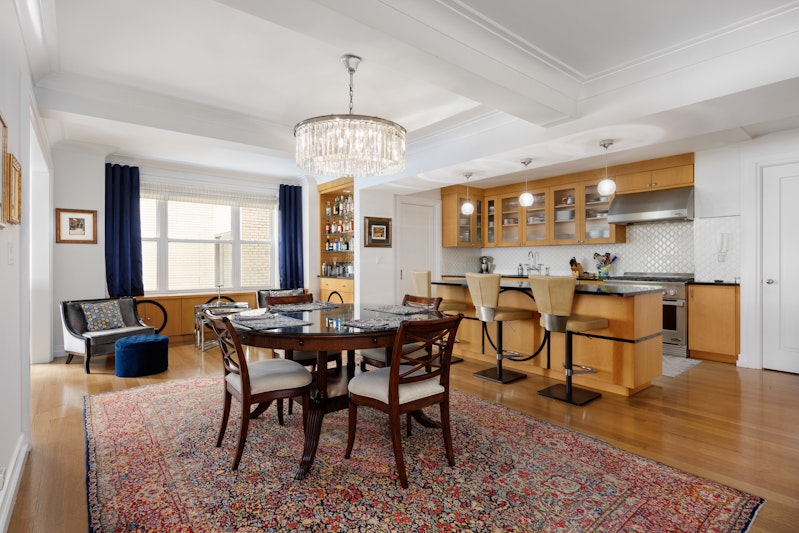 60 Gramercy Park 5Cd, Gramercy Park, Downtown, NYC - 3 Bedrooms  
2.5 Bathrooms  
8 Rooms - 
