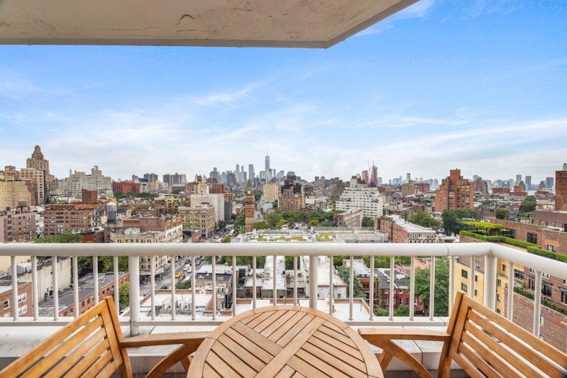 101 West 12th Street 18O, Greenwich Village, Downtown, NYC - 1 Bedrooms  
1 Bathrooms  
3 Rooms - 