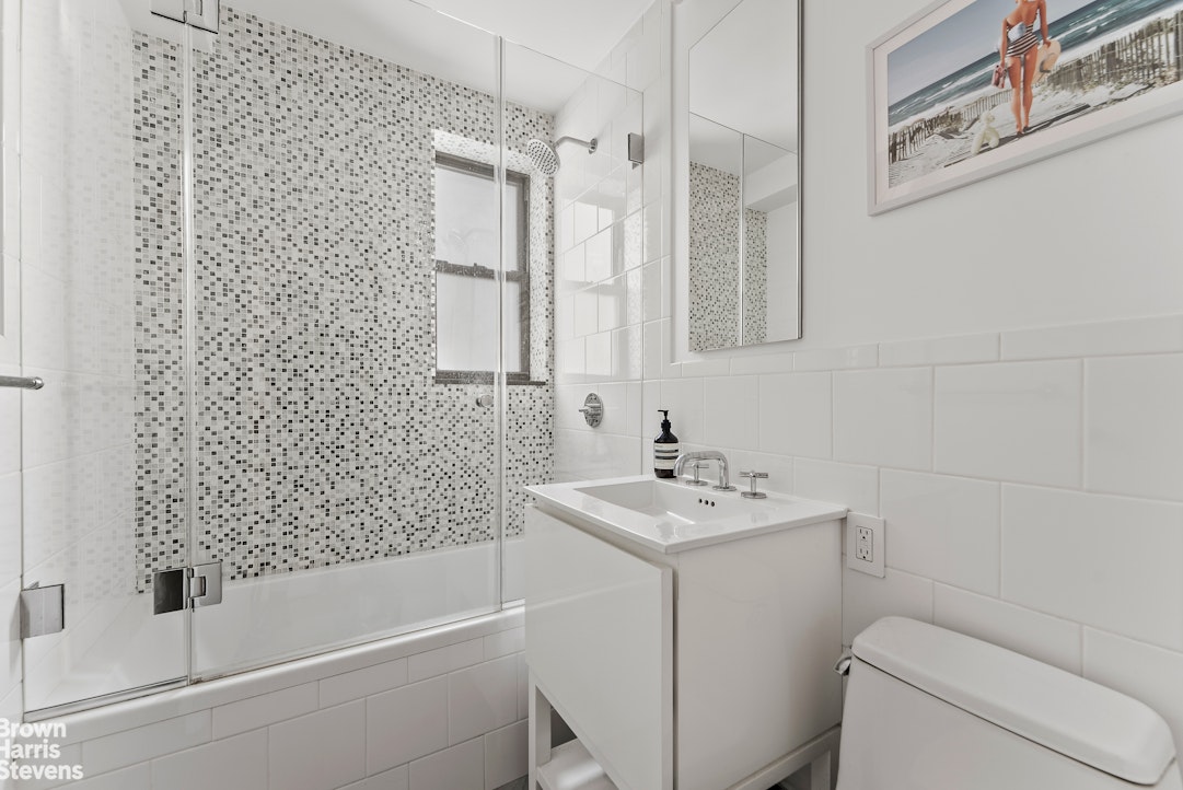 54 East 8th Street 4L Greenwich Village New York NY 10003