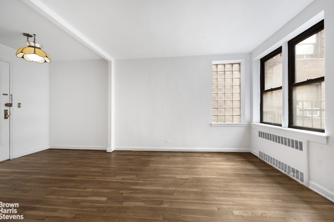 54 East 8th Street 4L Greenwich Village New York NY 10003