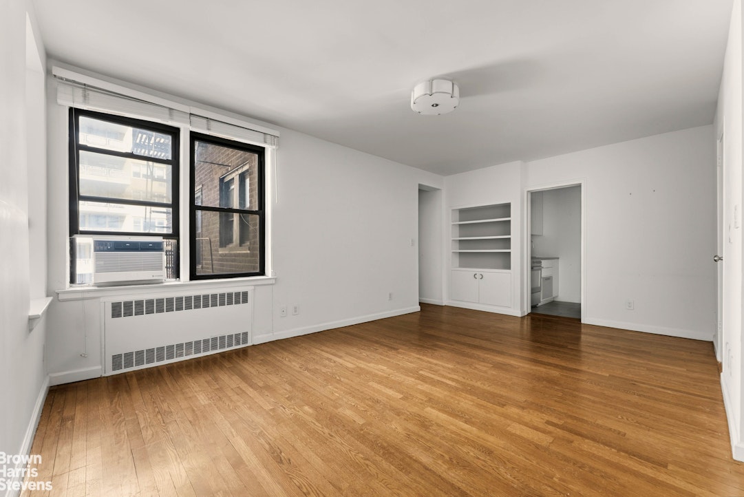 54 East 8th Street 4L Greenwich Village New York NY 10003