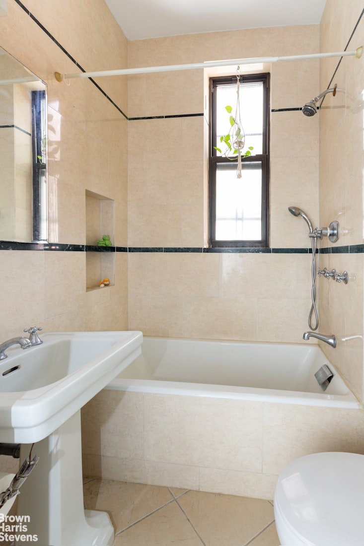 1060 Park Avenue Carnegie Hill New York NY 10128