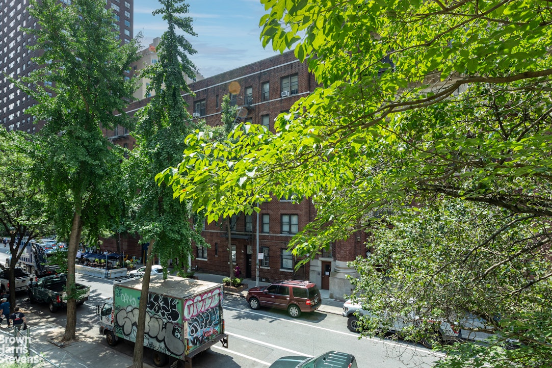 345 East 54th Street Sutton Place New York NY 10022