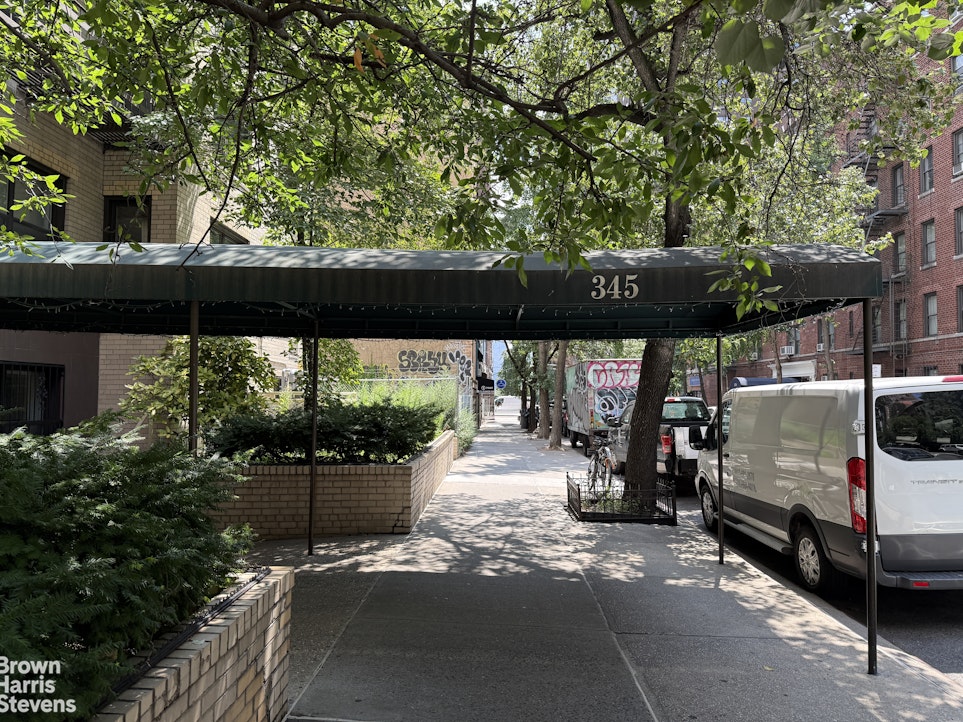 345 East 54th Street Sutton Place New York NY 10022