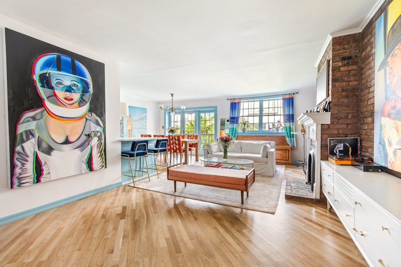 347 West 22nd Street 9, Chelsea, Downtown, NYC - 2 Bedrooms  
2 Bathrooms  
5 Rooms - 
