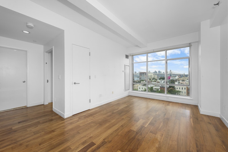 10 -63 Jackson Ave 7G, Long Island City, Queens, New York - 2 Bedrooms  
1 Bathrooms  
4 Rooms - 