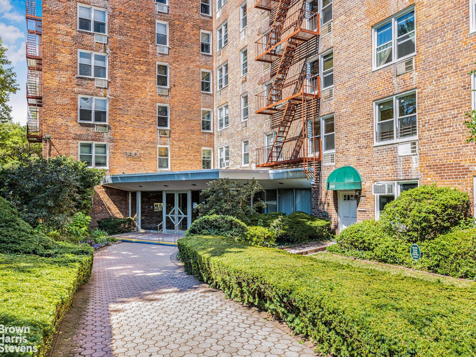 3901 Independence Avenue Riverdale Bronx NY 10463