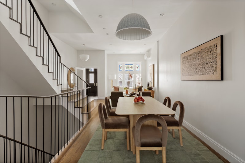 32 West 119th Street, South Harlem, Upper Manhattan, NYC - 5 Bedrooms  
6 Bathrooms  
8 Rooms - 