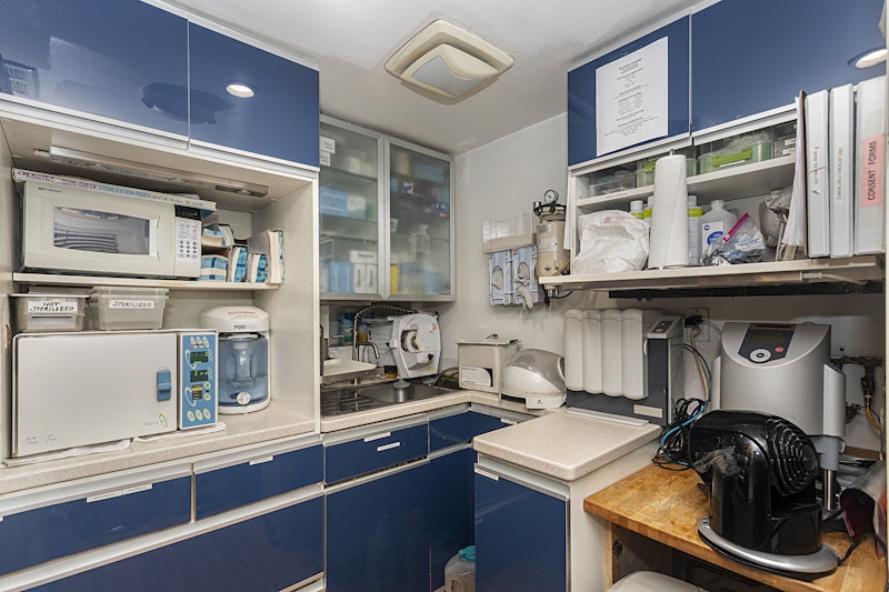 125 East 64th Street, Upper East Side, Upper East Side, NYC - 2 Bathrooms  
8 Rooms - 
