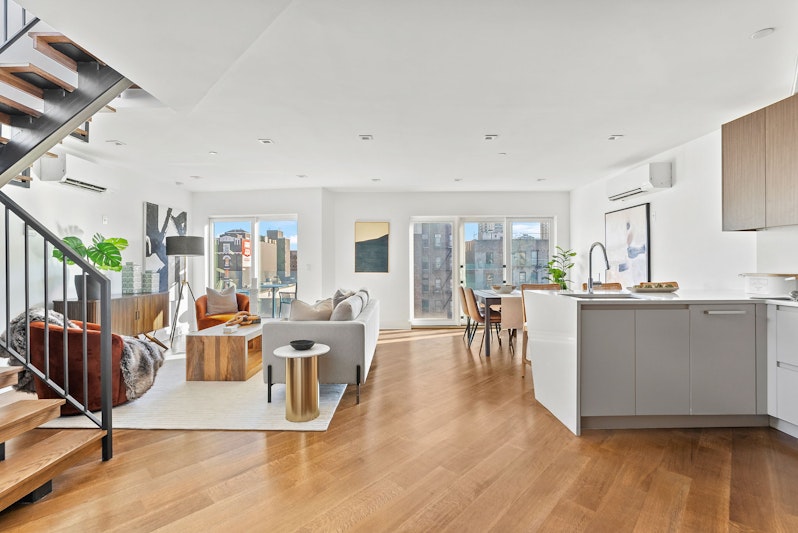 553 West 182nd Street 5F, Fort George, Upper Manhattan, NYC - 2 Bedrooms  
2.5 Bathrooms  
4 Rooms - 
