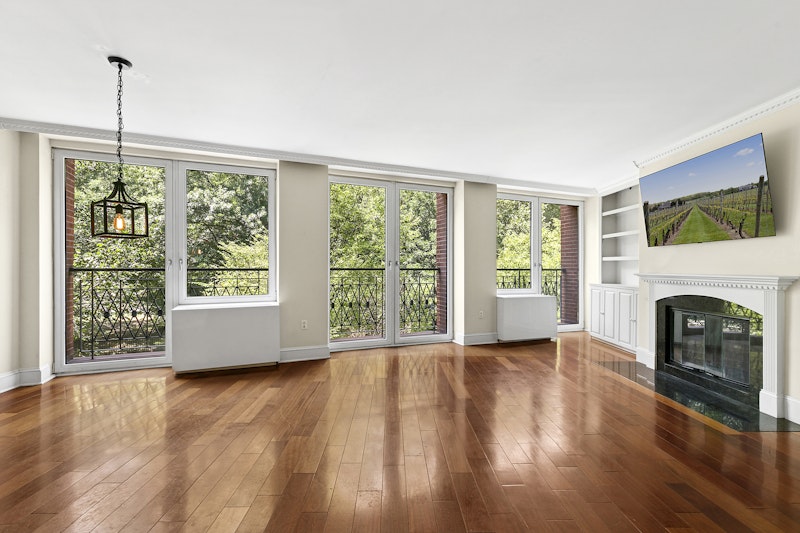18 Morningside Avenue, Harlem, Upper Manhattan, NYC - 3 Bedrooms  
2 Bathrooms  
7 Rooms - 