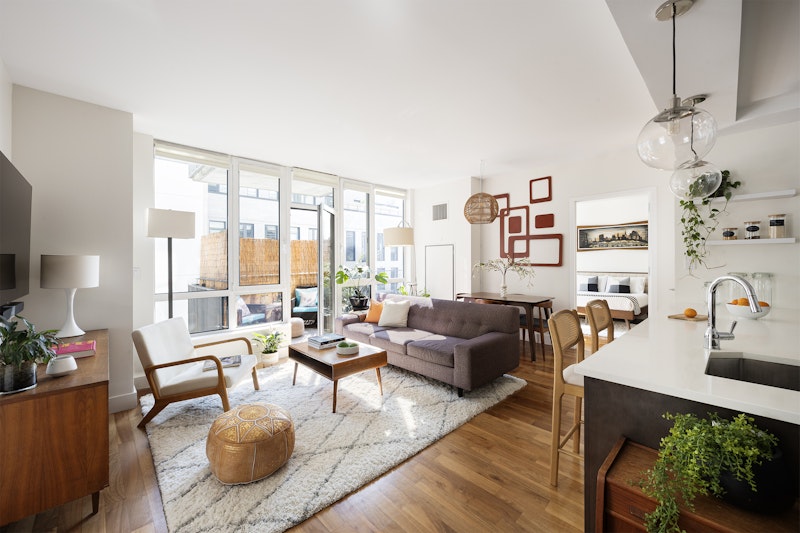 214 North 11th Street 3V, Williamsburg, Brooklyn, New York - 2 Bedrooms  
2 Bathrooms  
4 Rooms - 