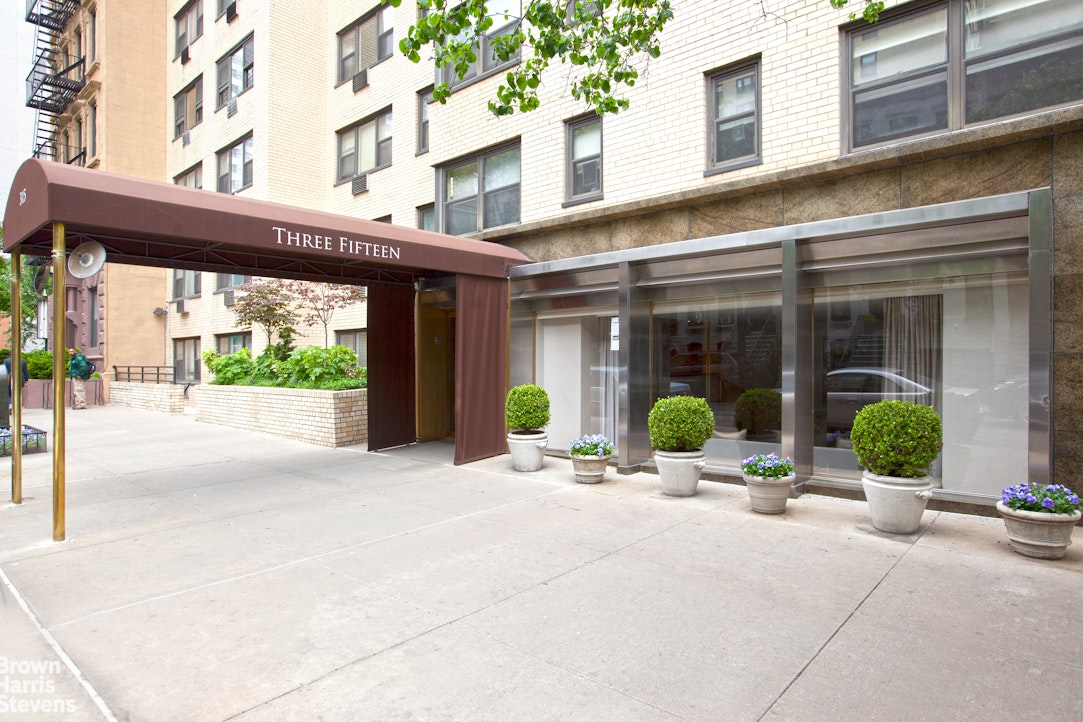 315 East 69th Street Upper East Side New York NY 10021