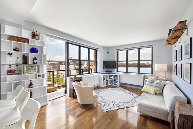 58 Metropolitan Avenue H6, Williamsburg, Brooklyn, New York - 2 Bedrooms  
2 Bathrooms  
4 Rooms - 