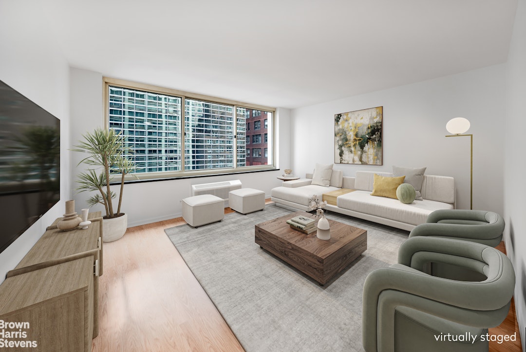 Photo 1 of 333 East 45th Street 9F, Midtown East, NYC, $765,000, Web #: 23573310