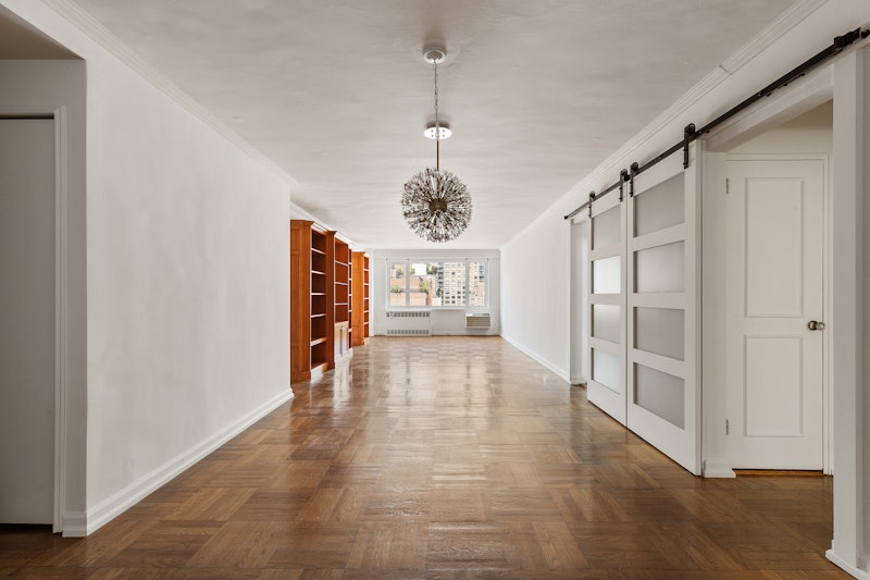 411 East 53rd Street 11L, Midtown East, Midtown East, NYC - 2 Bedrooms  
2 Bathrooms  
5 Rooms - 