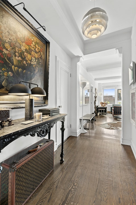 242 East 19th Street 7B, Gramercy Park, Downtown, NYC - 2 Bedrooms  
1 Bathrooms  
5 Rooms - 