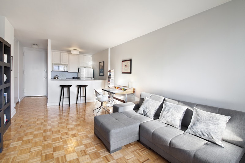 5 East 22nd Street 4S, Flatiron, Downtown, NYC - 1 Bedrooms  
1 Bathrooms  
3.5 Rooms - 