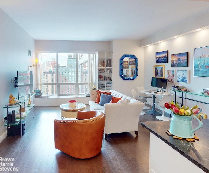 Photo 1 of 350 West 42nd Street 31E, Midtown West, NYC, $5,500, Web #: 23579031