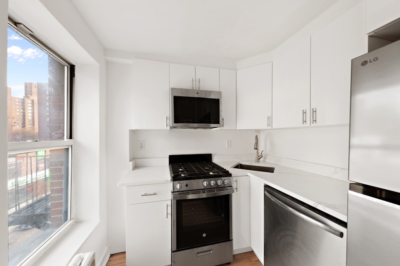 352 East 19th Street, Gramercy Park, Downtown, NYC - 4 Bedrooms  
6 Bathrooms  
6 Rooms - 