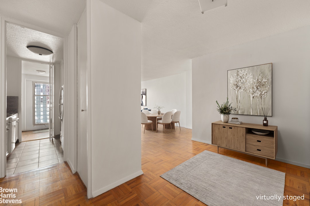 300 East 40th Street Murray Hill New York NY 10016