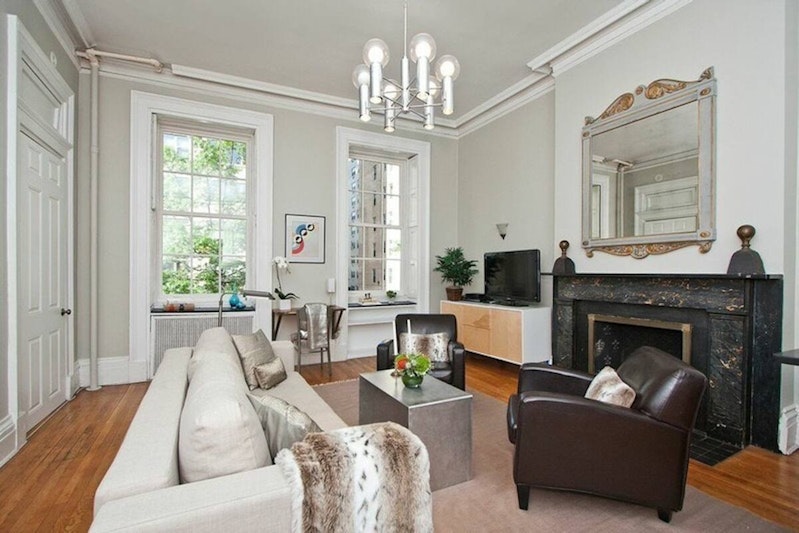 13 East 9th Street, East Village, Downtown, NYC - 1 Bedrooms  
1 Bathrooms  
3 Rooms - 