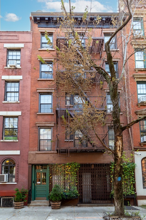 Horatio Street, West Village, Downtown, NYC - 8 Bedrooms  
8 Bathrooms  
18 Rooms - 