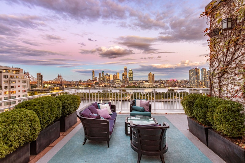 60 Sutton Place South Phs, Midtown East, Midtown East, NYC - 4 Bedrooms  
4.5 Bathrooms  
7 Rooms - 