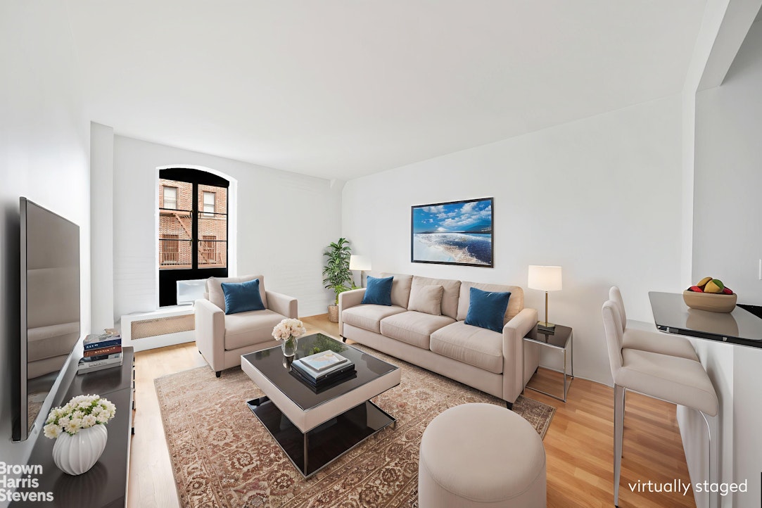Photo 1 of 720 Greenwich Street 5R, West Village, NYC, $5,975, Web #: 23586423