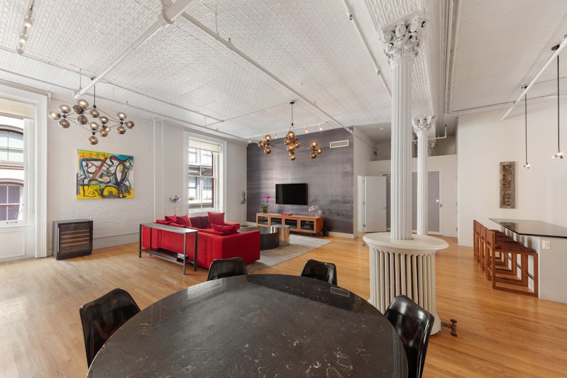 54 Greene Street, Soho, Downtown, NYC - 1 Bedrooms  
2 Bathrooms  
4 Rooms - 