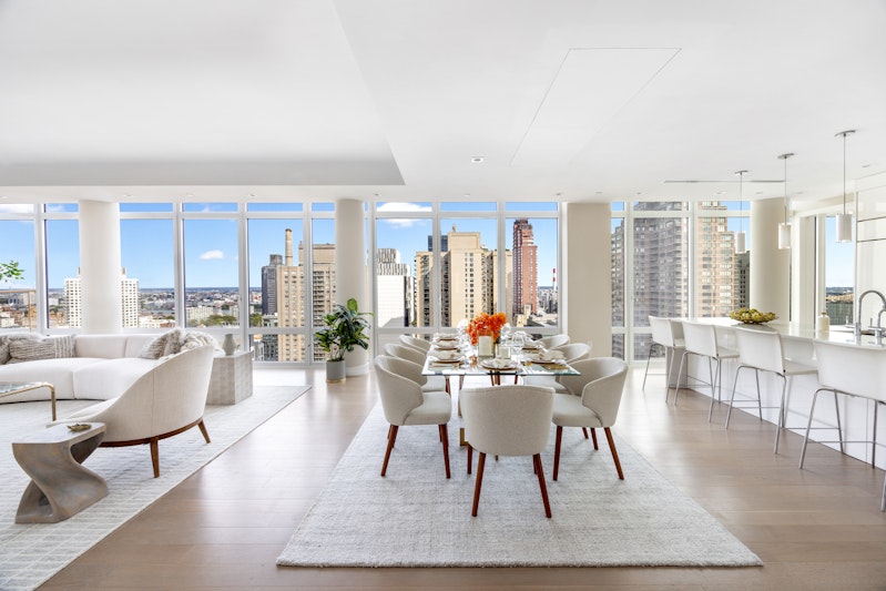 1355 First Avenue, Upper East Side, Upper East Side, NYC - 4 Bedrooms  
4 Bathrooms  
8 Rooms - 