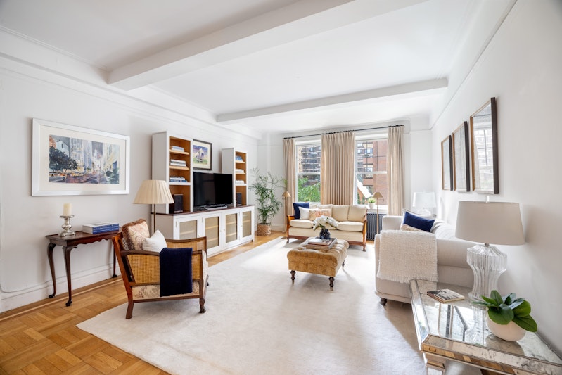 51 East 90th Street 5B, Upper East Side, Upper East Side, NYC - 3 Bedrooms  
3 Bathrooms  
6 Rooms - 
