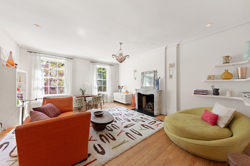 21 East 11th Street 3, East Village, Downtown, NYC - 2 Bedrooms  
1 Bathrooms  
4 Rooms - 