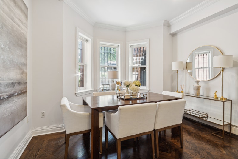 5 Mt Morris Park West A, South Harlem, Upper Manhattan, NYC - 2 Bedrooms  
1.5 Bathrooms  
4 Rooms - 