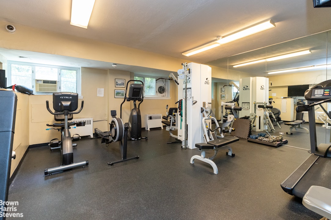 5355 Henry Hudson Parkway West Riverdale Bronx NY 10471