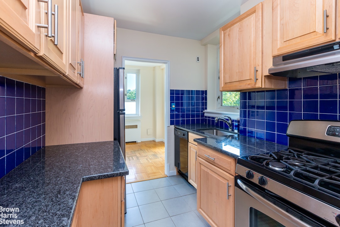 5355 Henry Hudson Parkway West Riverdale Bronx NY 10471