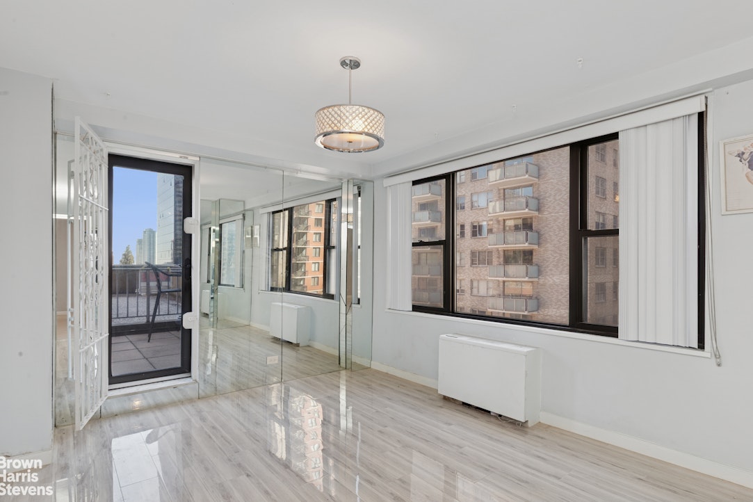 305 East 40th Street 15L Tudor City New York NY 10016