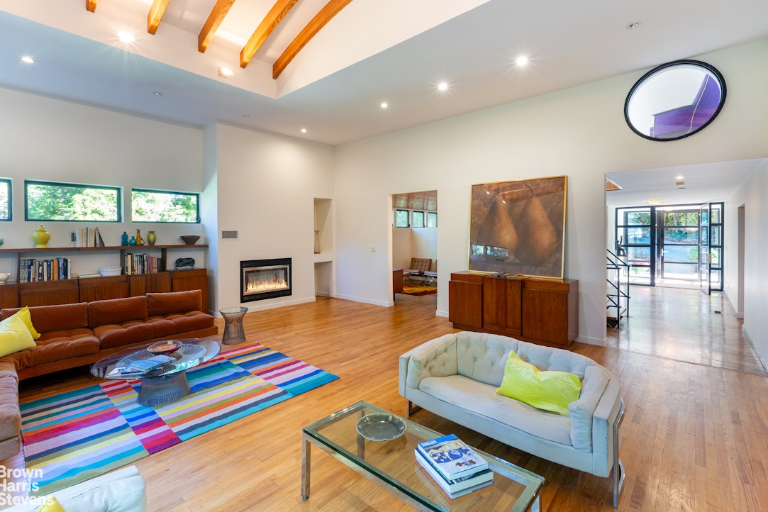 712 Ladd Road North Riverdale Bronx NY 10471