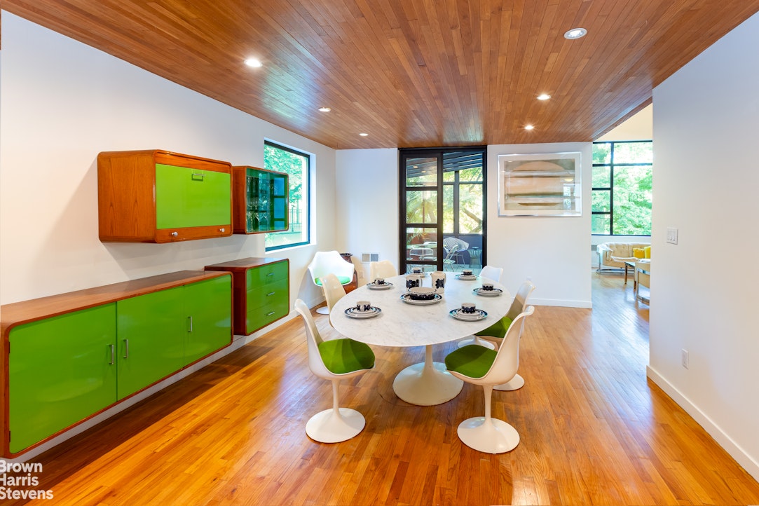 712 Ladd Road North Riverdale Bronx NY 10471