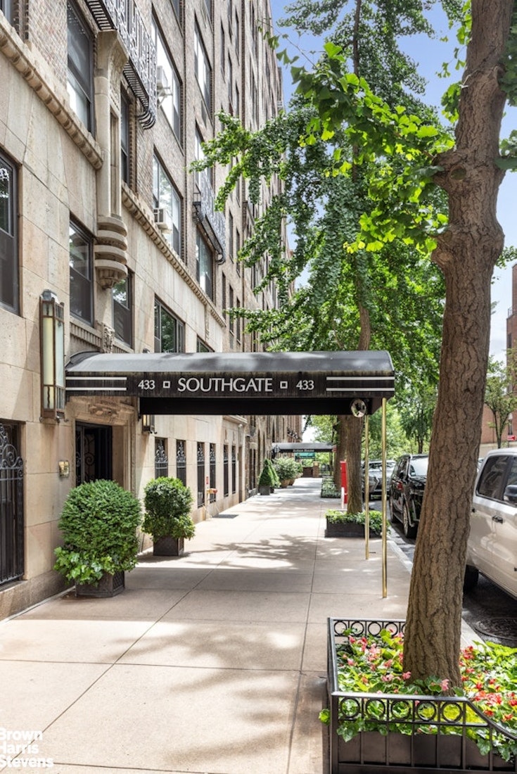 433 East 51st Street Beekman Place New York NY 10022