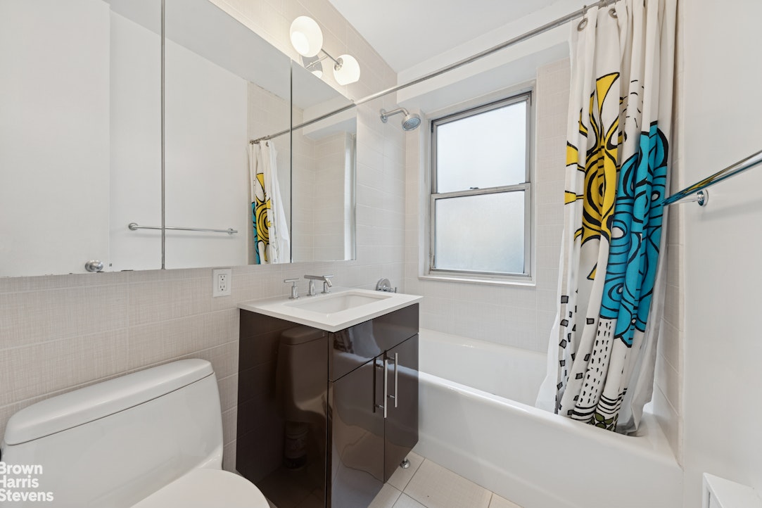 300 East 40th Street Murray Hill New York NY 10016