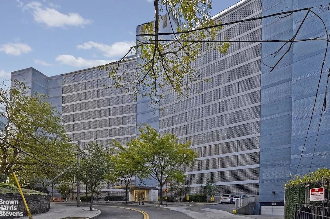 2400 Johnson Avenue 11K Riverdale Bronx NY 10463