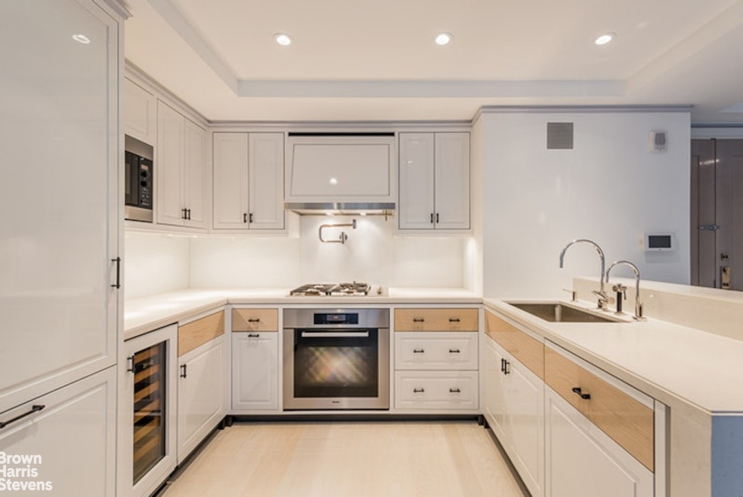 21 East 61st Street 5F Upper East Side New York NY 10065