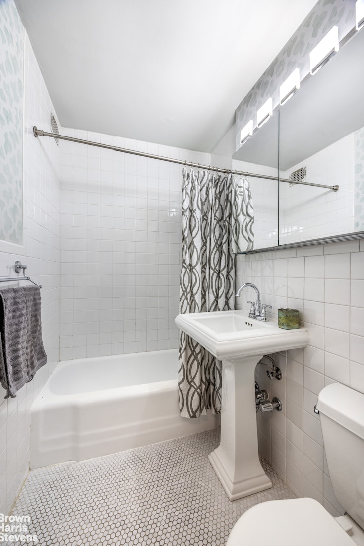 360 West 22nd Street 7G Chelsea New York NY 10011