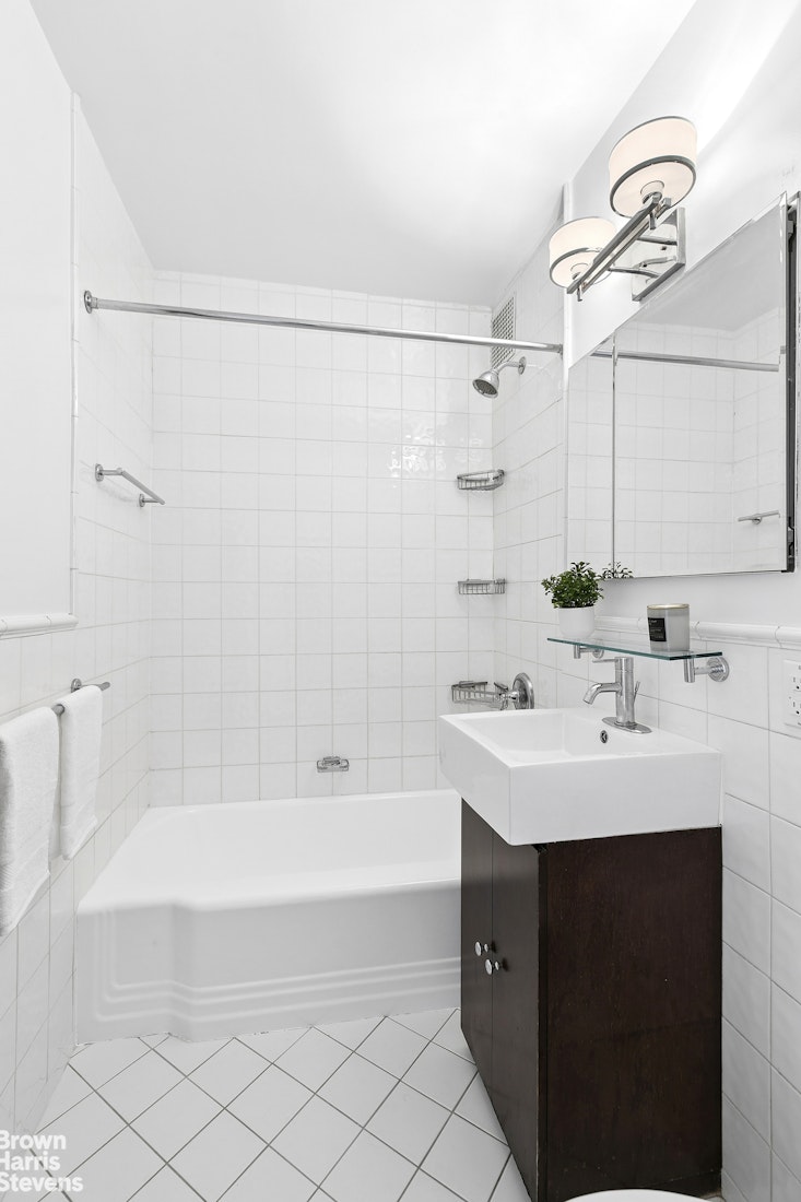 211 East 18th Street 5E Gramercy Park New York NY 10003