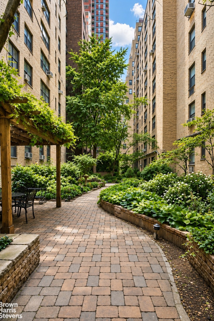 434 East 52nd Street 10E Beekman Place New York NY 10022