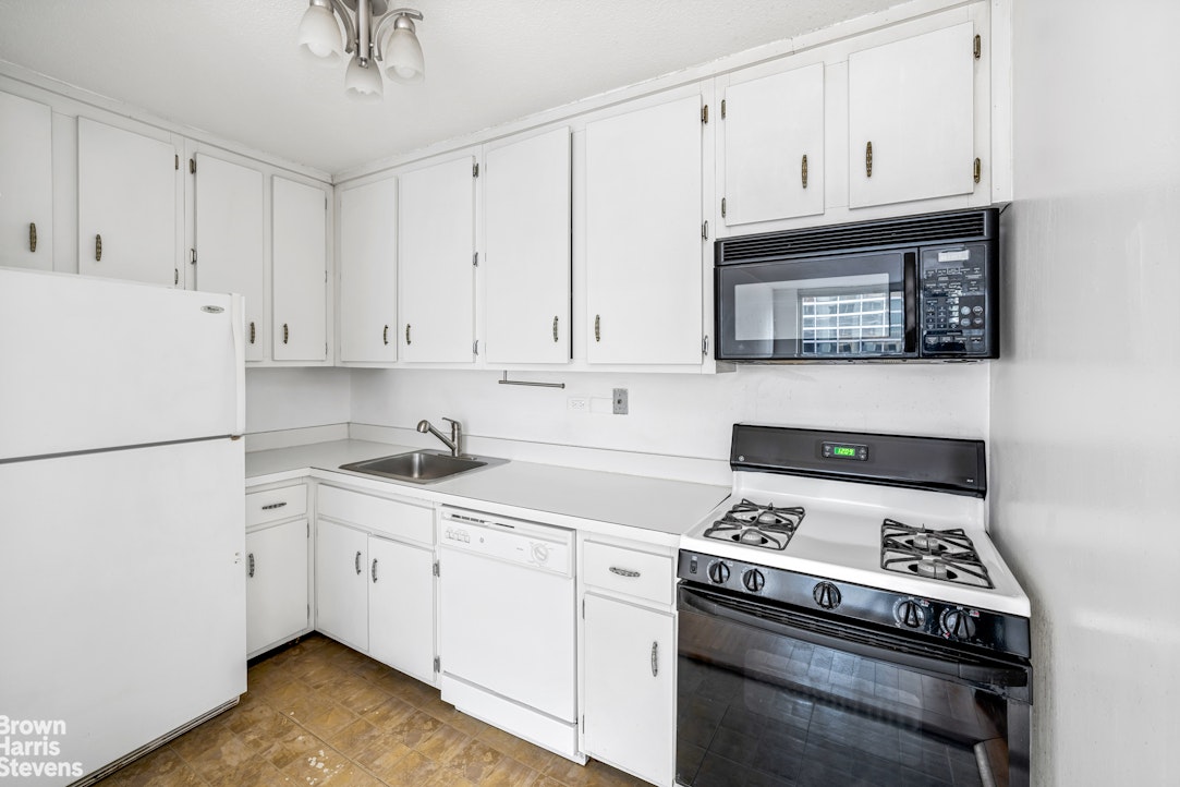 333 East 45th Street 7B Turtle Bay New York NY 10017