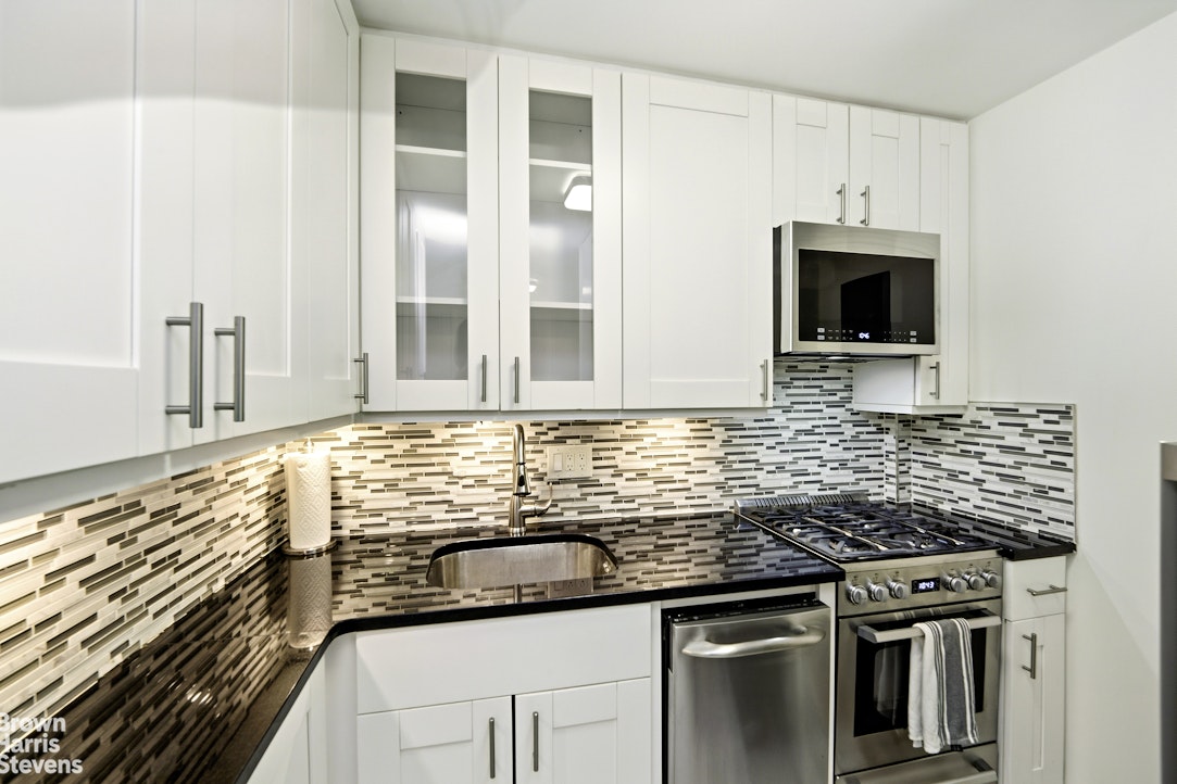 305 East 40th Street 3E Tudor City New York NY 10016