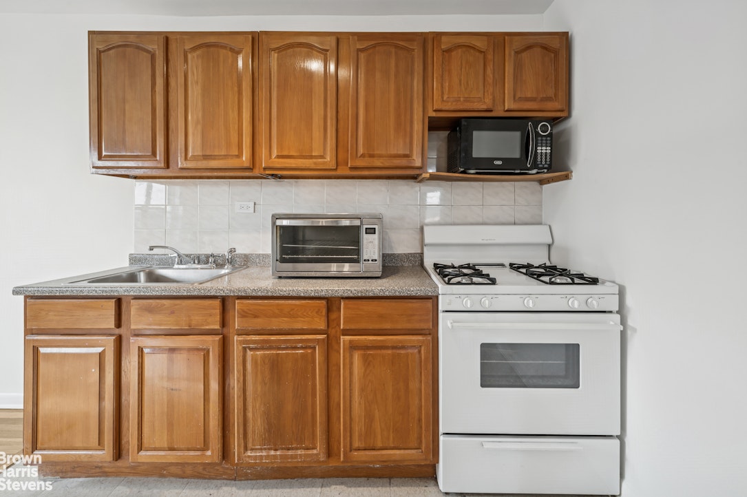 5730 Mosholu Avenue 5F North Riverdale Bronx NY 10471